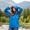 Blauwe outdoorjas dames van Alpin Loacker, waterdichte outdoorjas in blauw