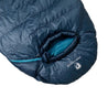 Alpin Loacker Saco de dormir tipo momia reciclado ultraligero en color azul oscuro, saco de dormir de plumón tamaño pequeño y plumón sostenible
